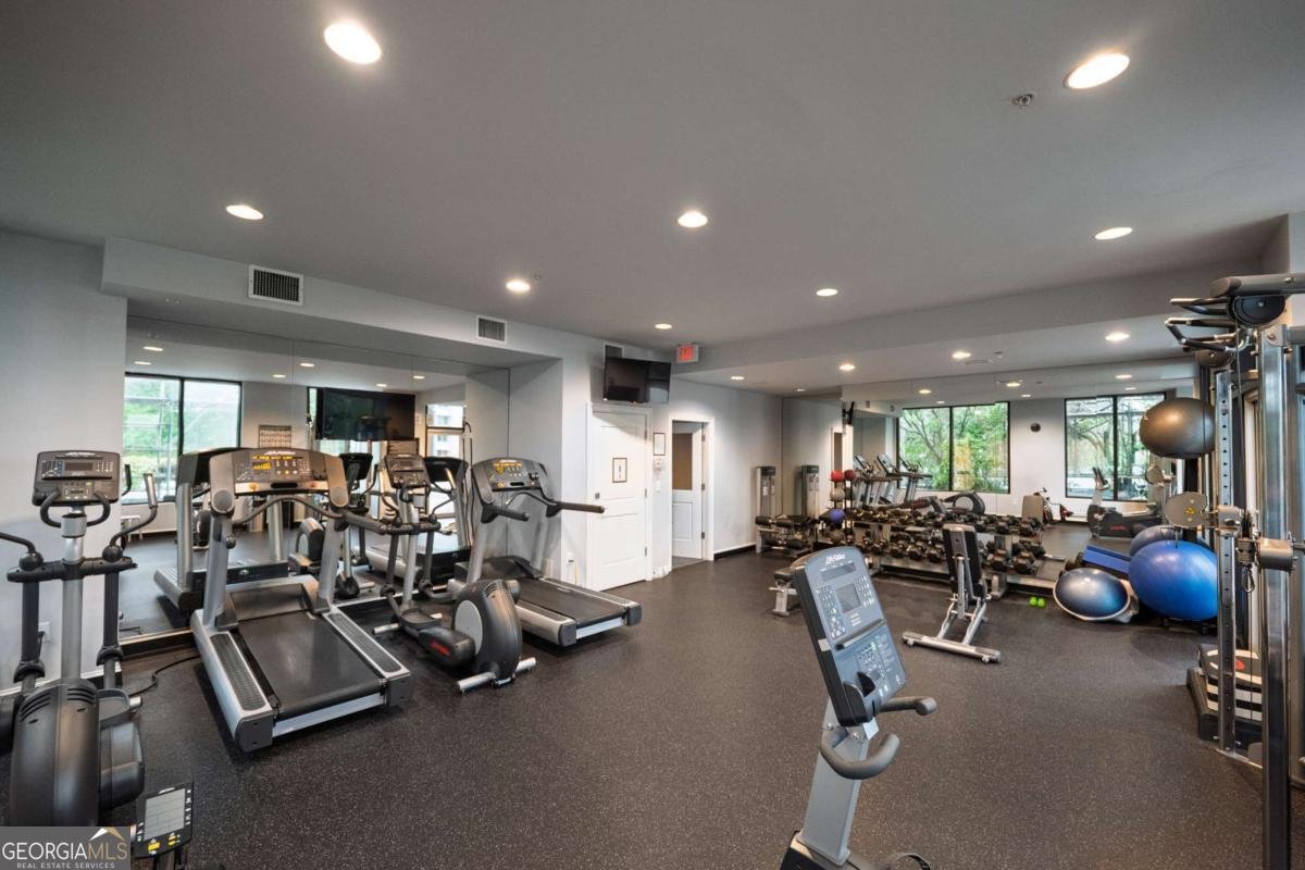 2828 Peachtree Road Atlanta - 26