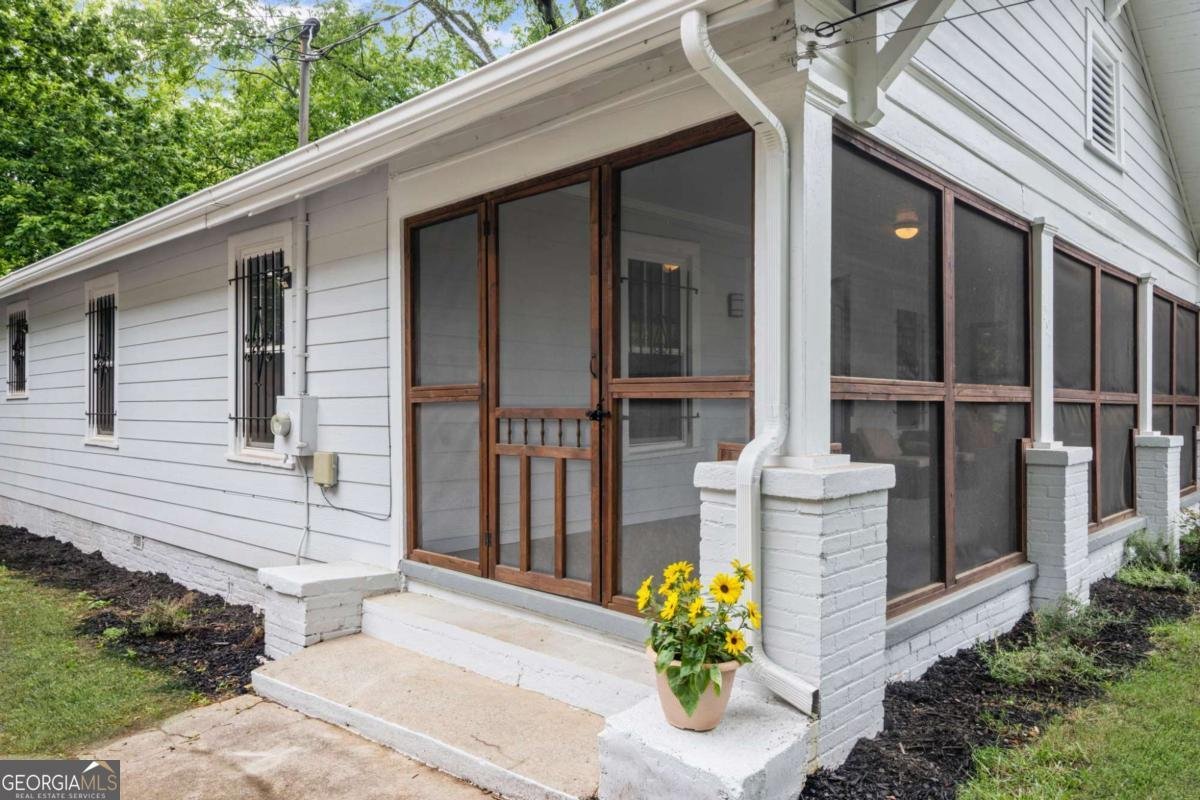 1591 Jonesboro Road Atlanta - 3