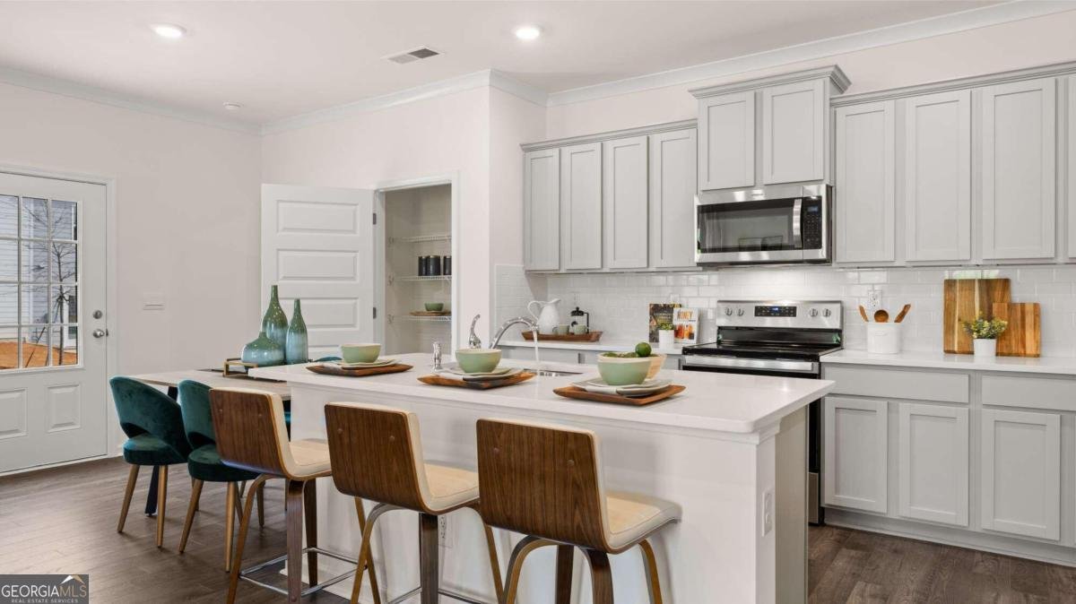 570 SILVER MOON Drive Loganville - 18