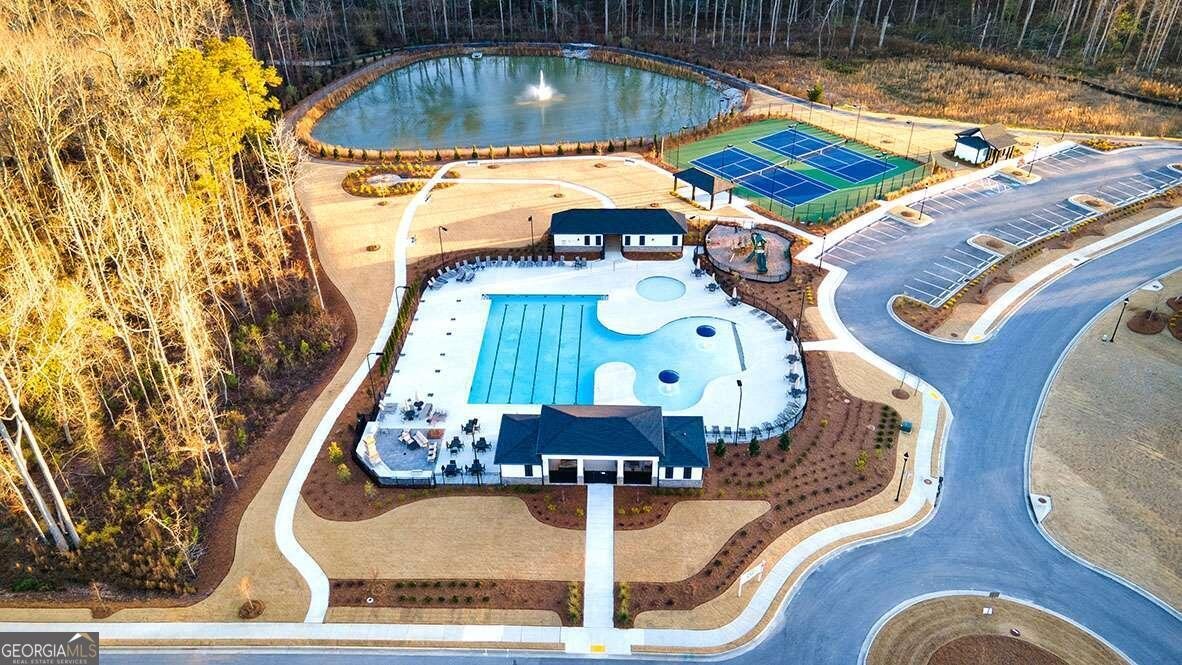 570 SILVER MOON Drive Loganville - 56