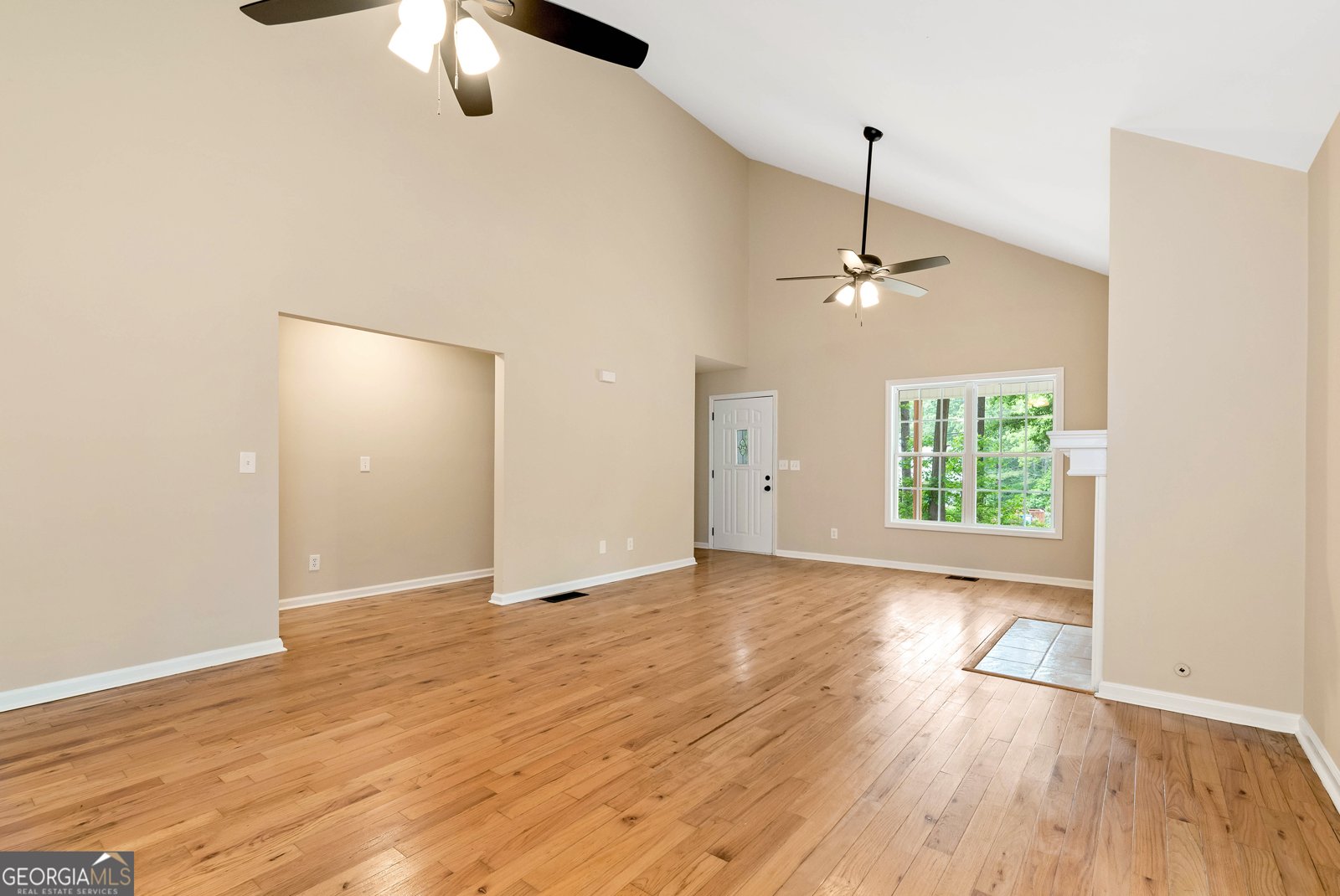 235 Baugh Street Commerce - 11