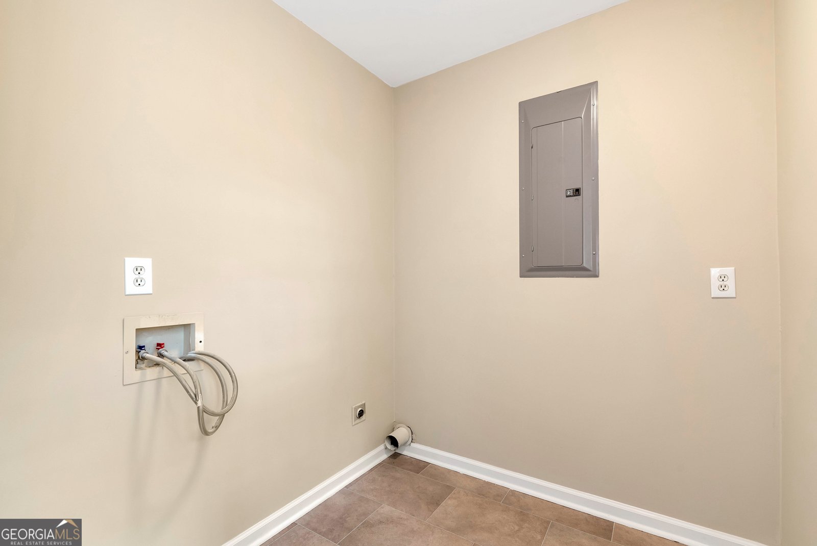235 Baugh Street Commerce - 26