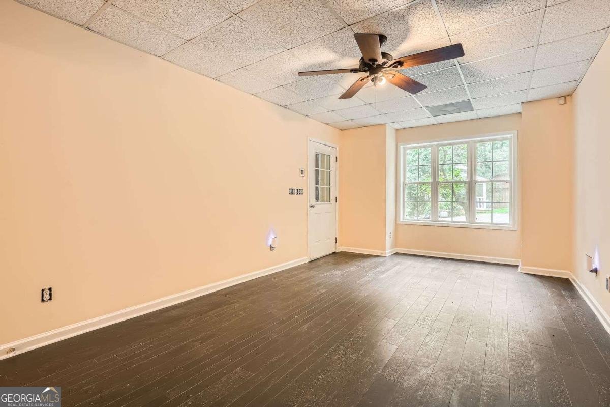 510 Aiken Drive Dallas - 21