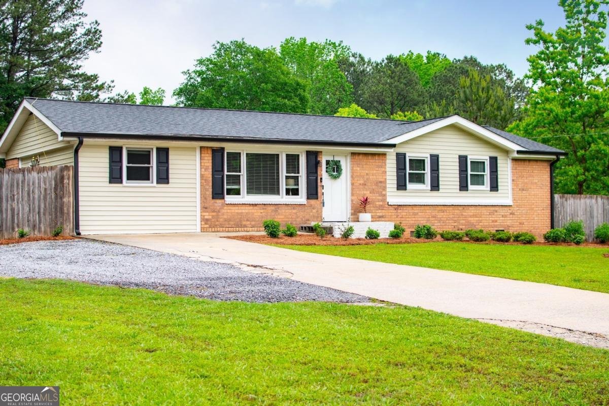 4529 Lakeview Drive Powder Springs - 2