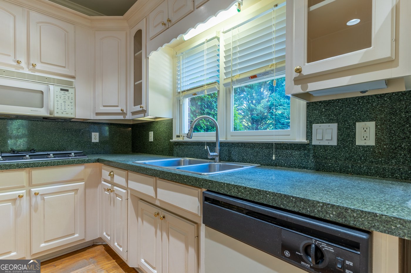 1210 Lancelot Court Loganville - 17