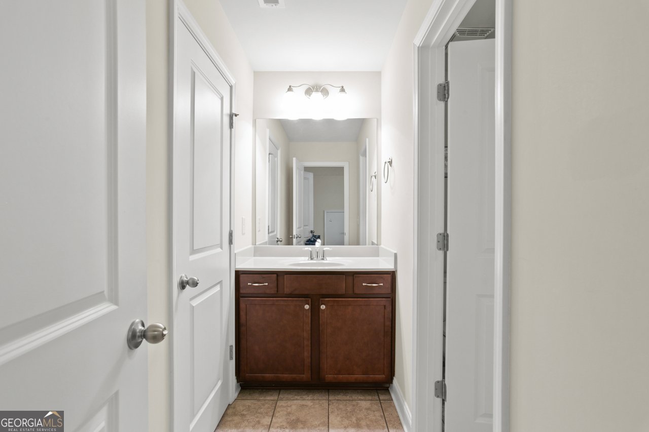 436 Barnett Street Woodstock - 32