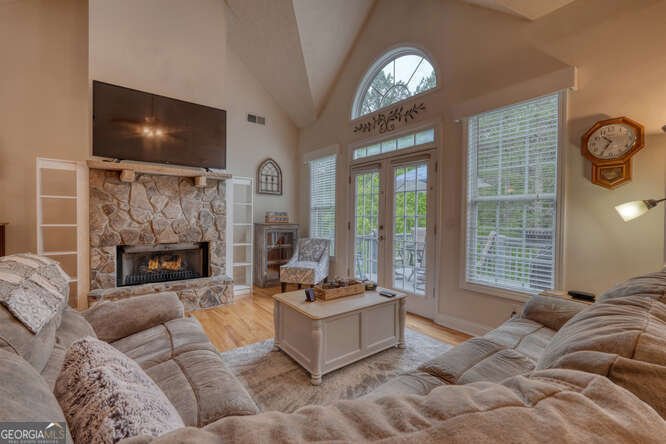 302 Brook Green Court Blairsville - 2
