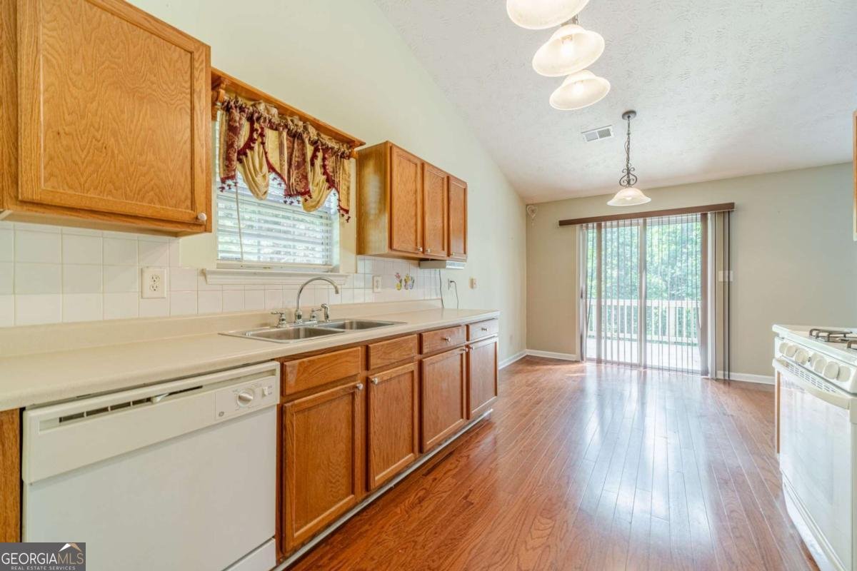 5385 Amber Cove Way Flowery Branch - 7