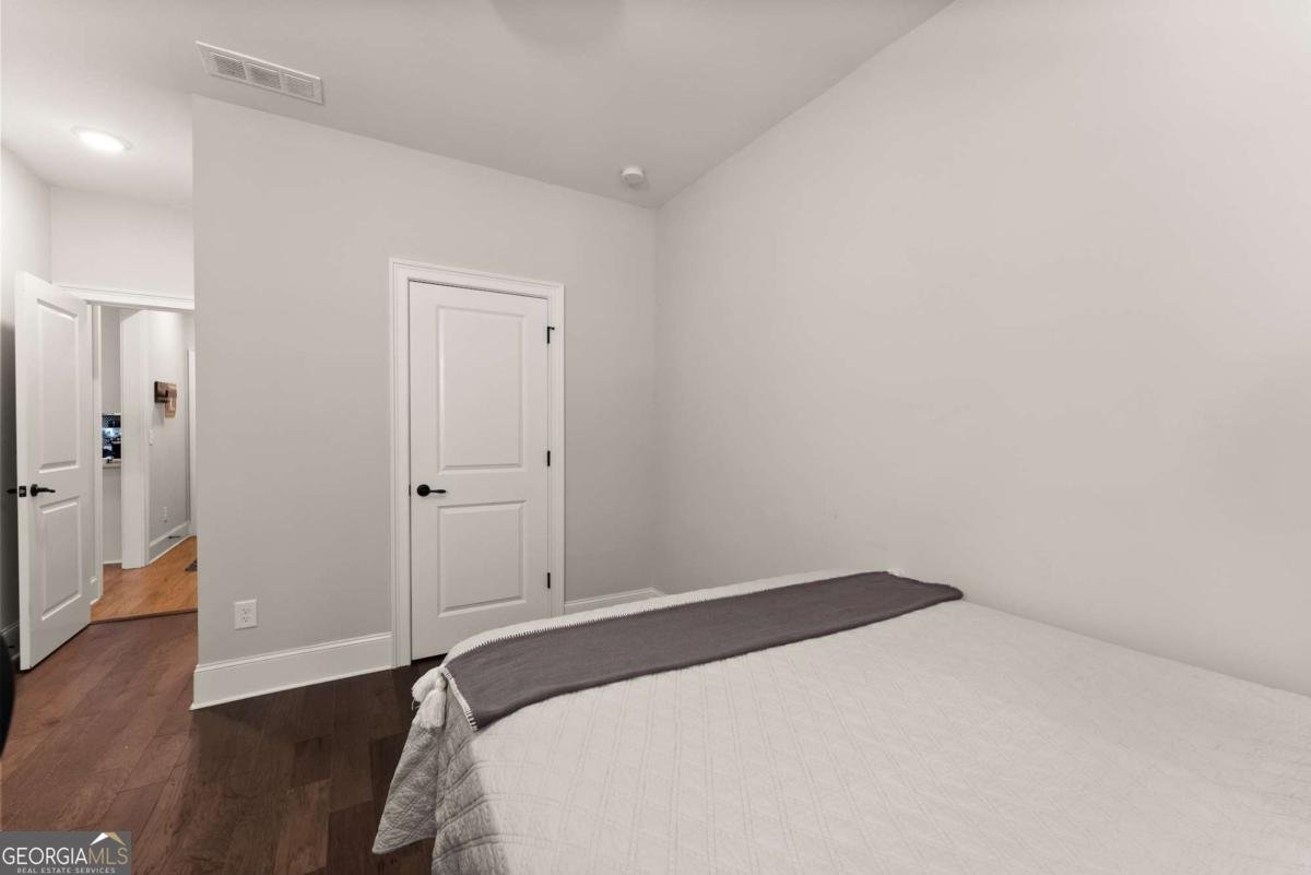 5875 5875 Windjammer Point Cumming - 48