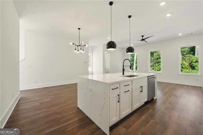 2200 Carlton Court Atlanta - 28