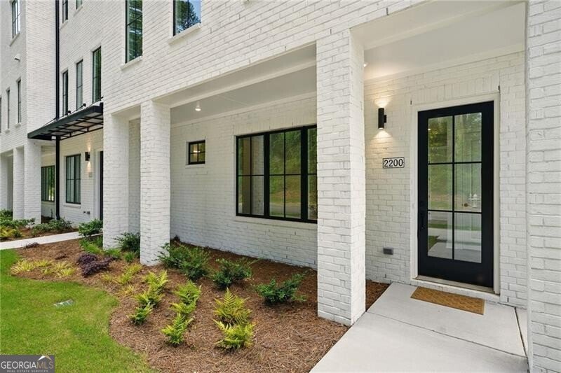 2200 Carlton Court Atlanta - 3