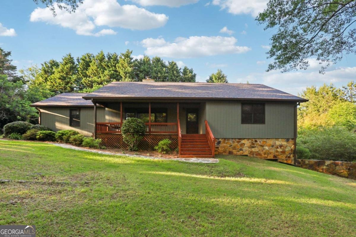 4071 Warren Road Flowery Branch - 1
