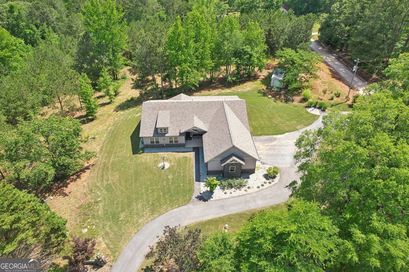 411 Johnson Road Locust Grove - 43