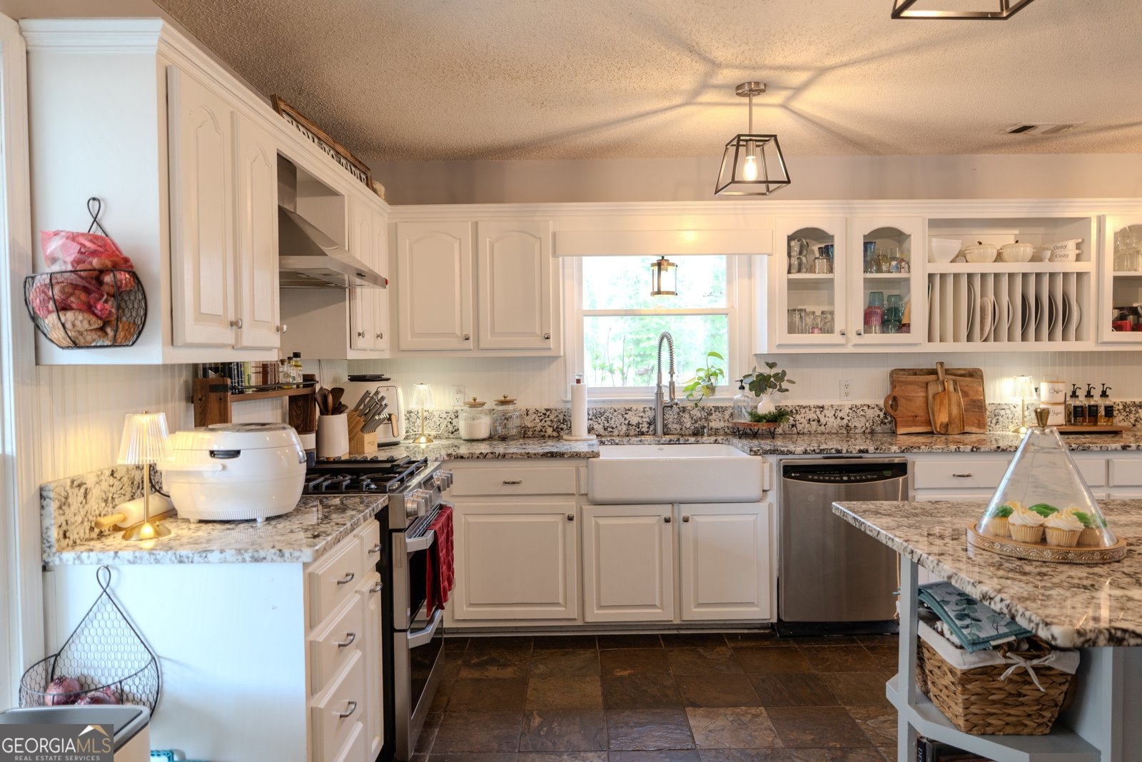 762 THOMPSON Lane Loganville - 19