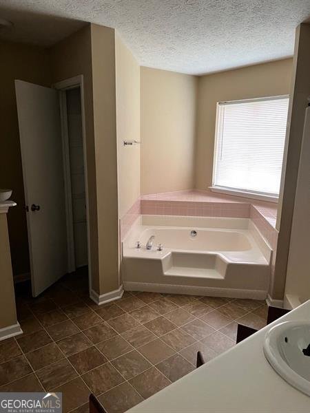 432 MANOR ESTATES Drive Stockbridge - 9