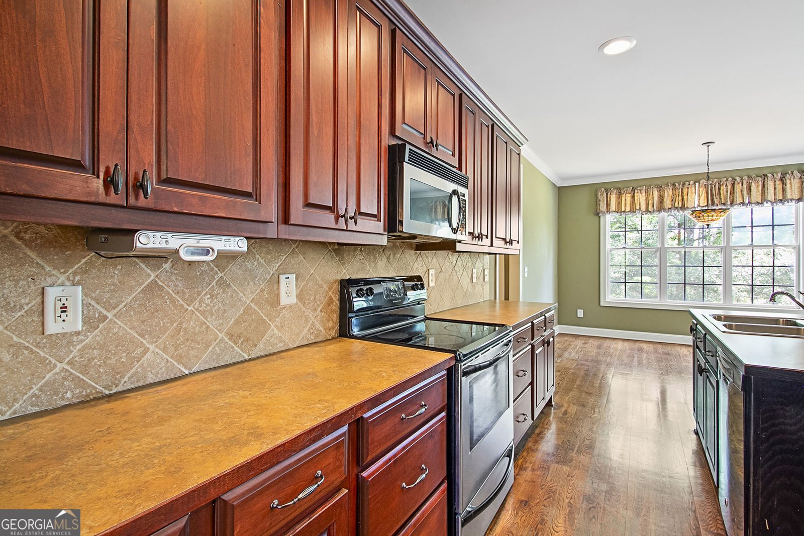 203 Evergreen Barnesville - 9