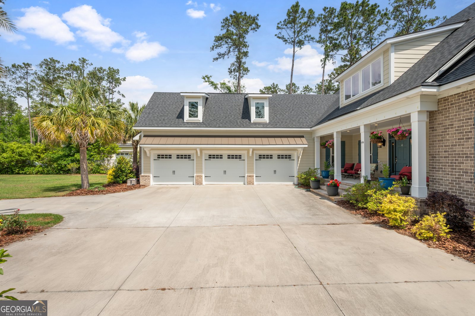 595 Waterways Parkway S Richmond Hill - 2