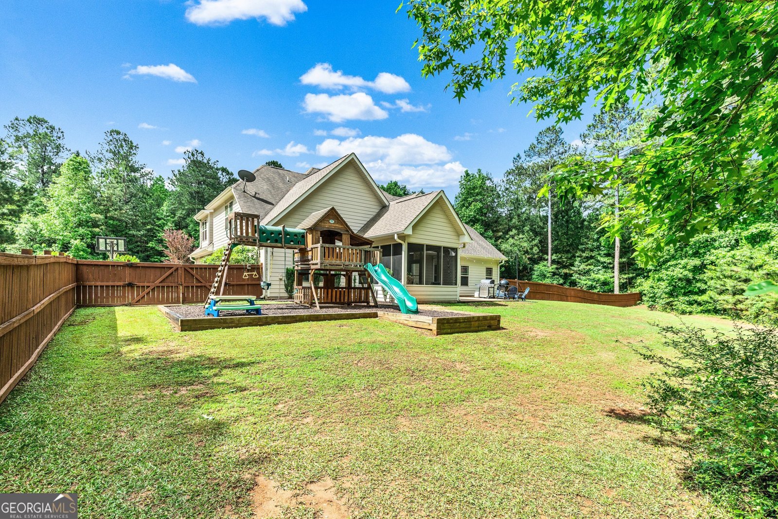 100 Chantilly Lane Fayetteville - 44