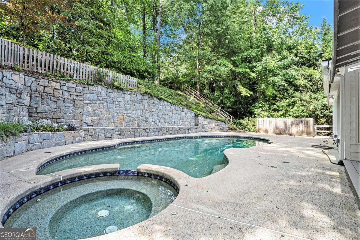 6300 Mountain Brook Lane Atlanta - 35
