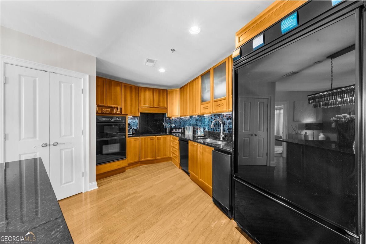 2881 Peachtree Road Atlanta - 24