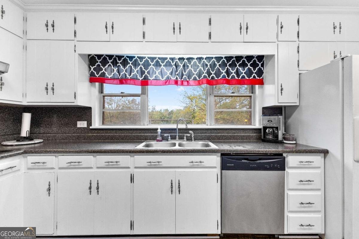 228 Franklindale Drive Thomaston - 25