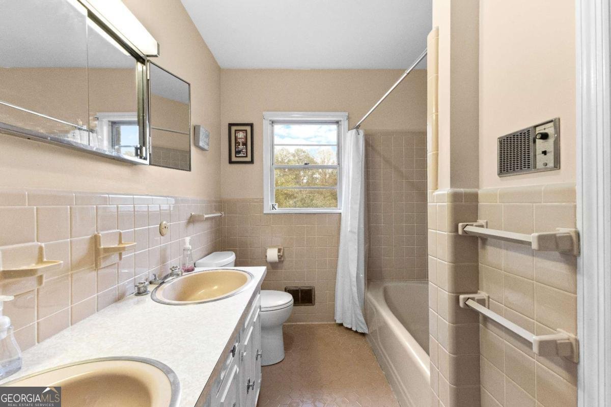 228 Franklindale Drive Thomaston - 40