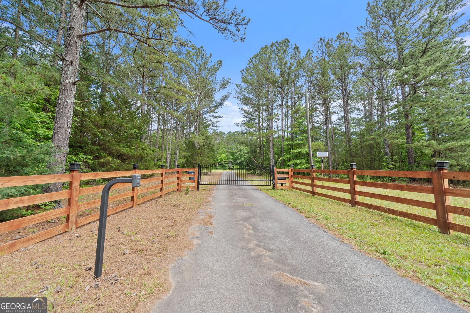 1627 Leguin Mill Road Locust Grove - 2