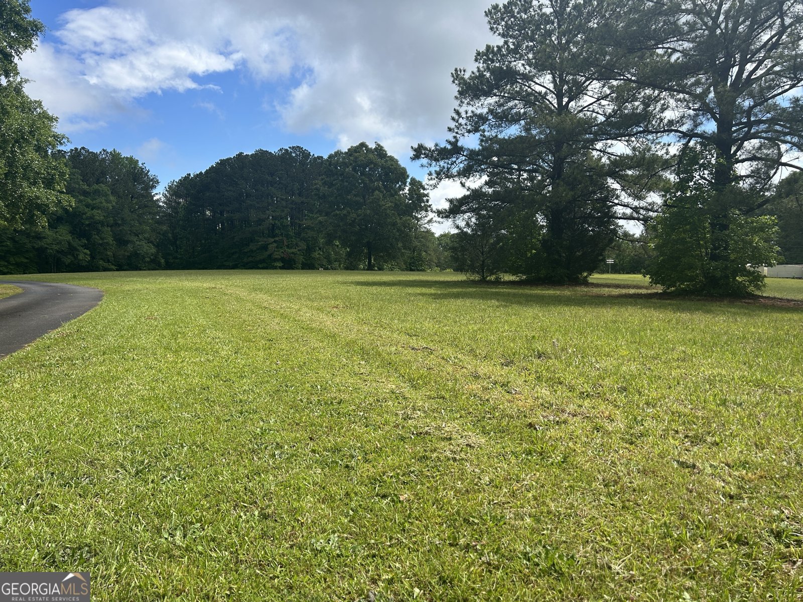 1627 Leguin Mill Road Locust Grove - 40