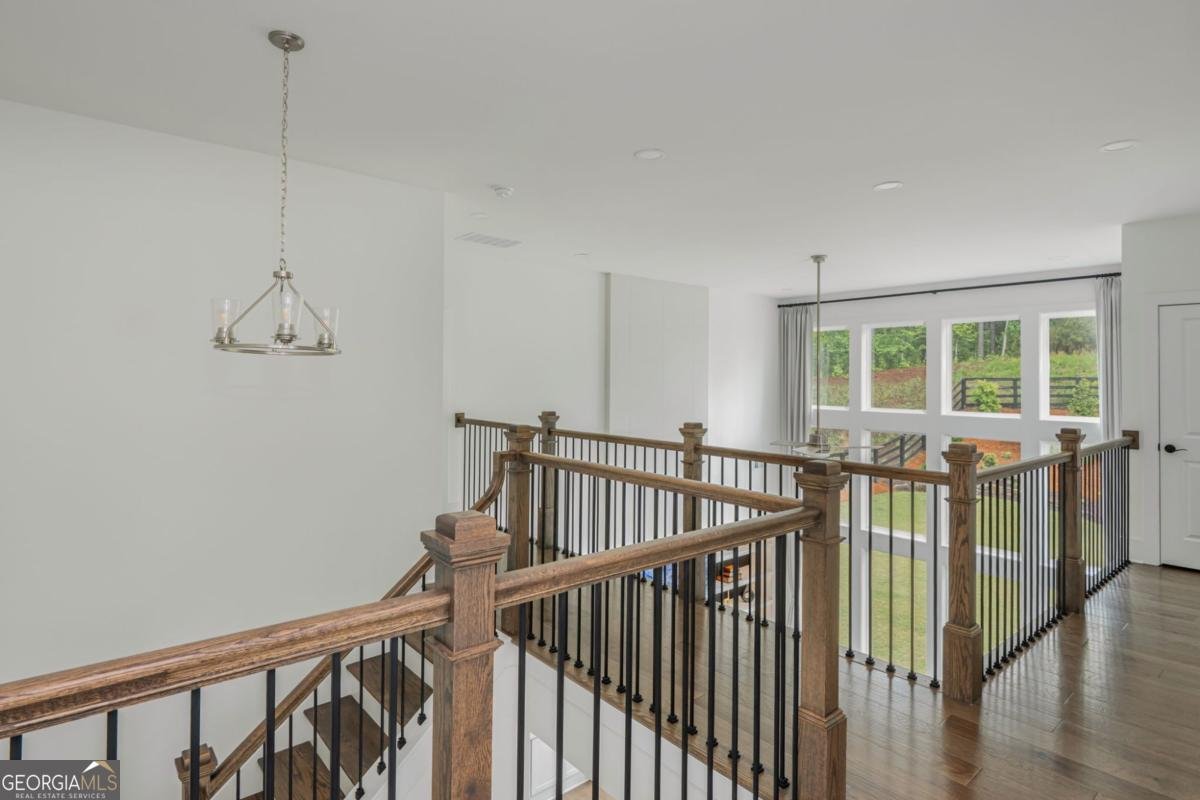 1011 Ridgeview Road Woodstock - 33