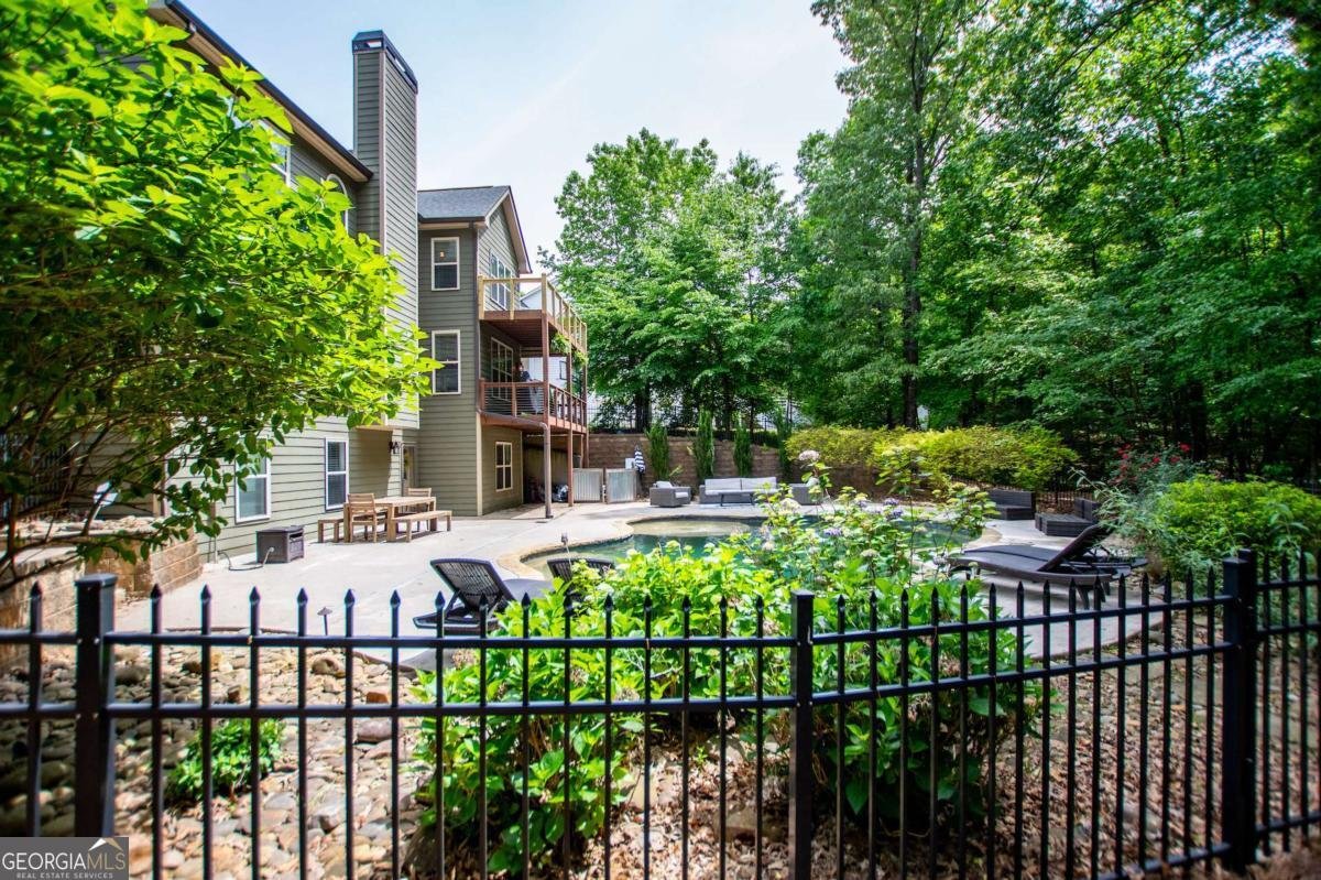 125 High Bluff Trail Carrollton - 90