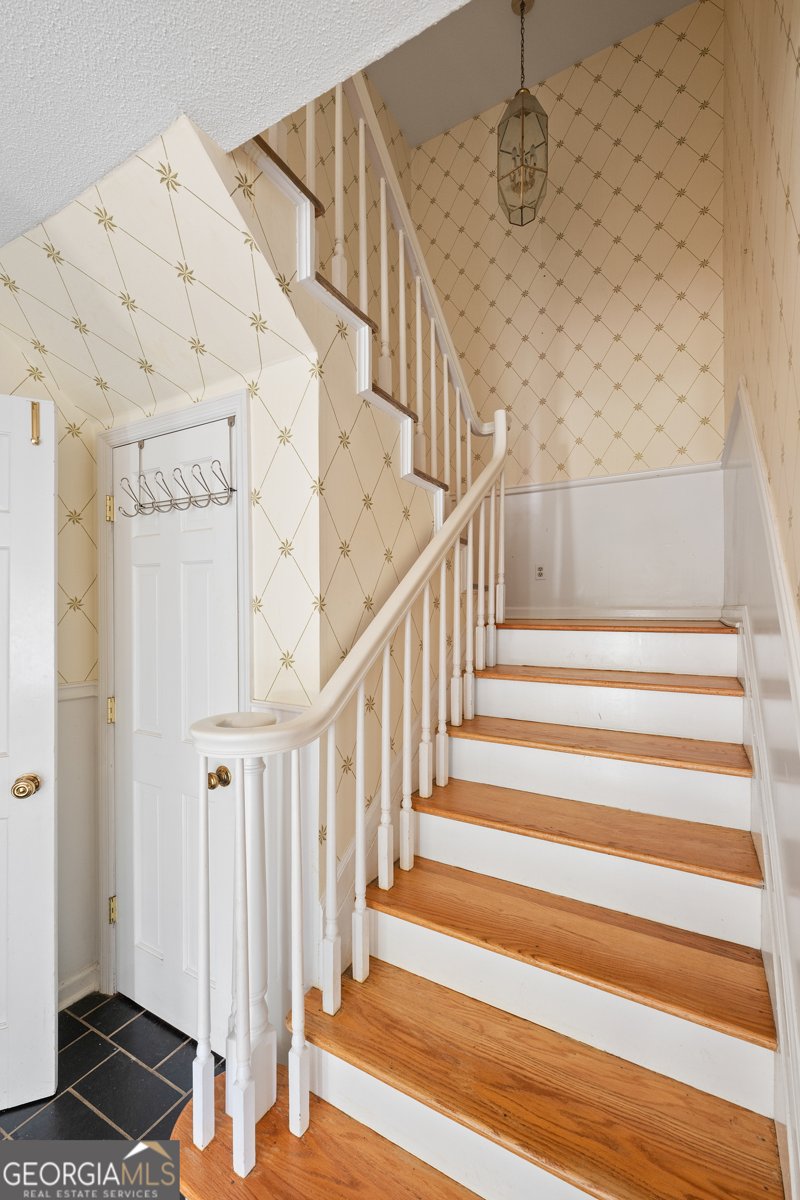 275 St George Drive Athens - 18