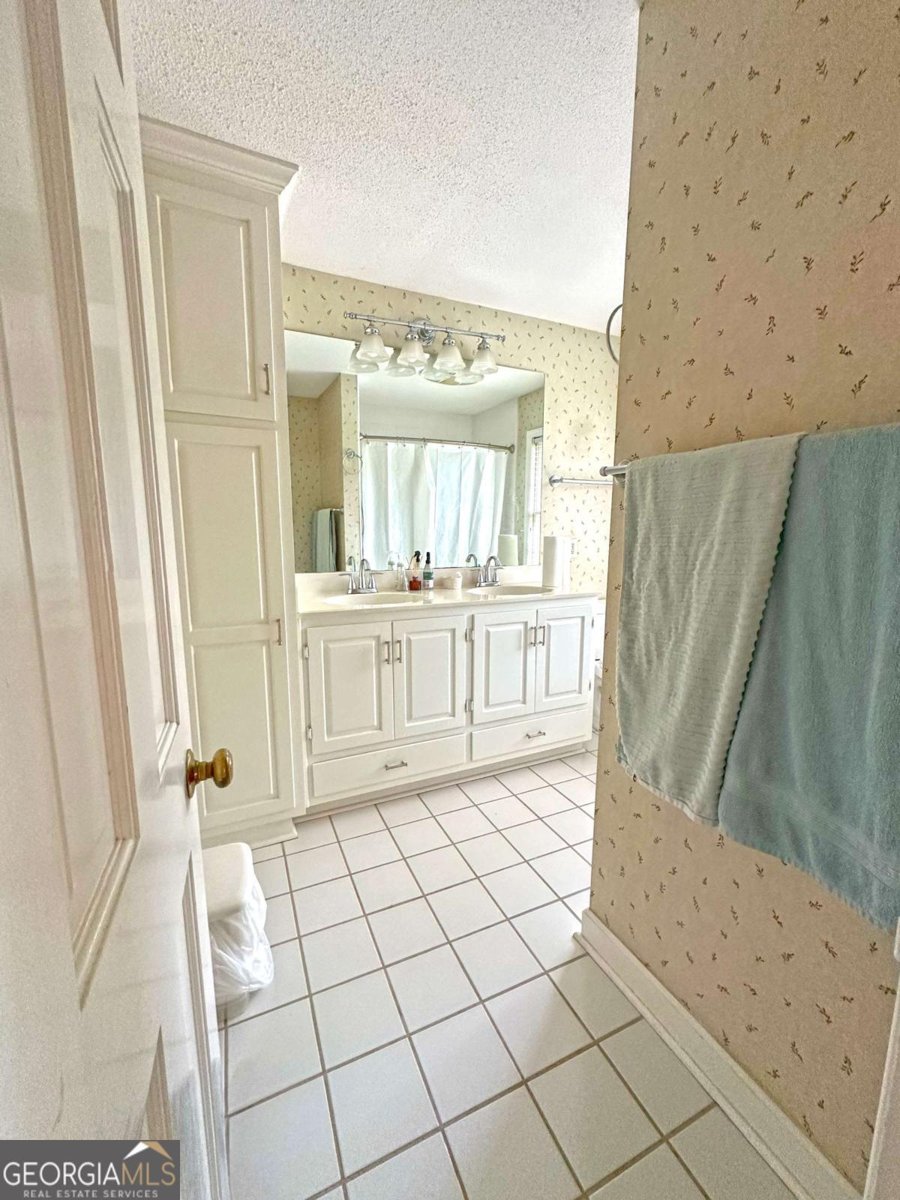 275 St George Drive Athens - 19