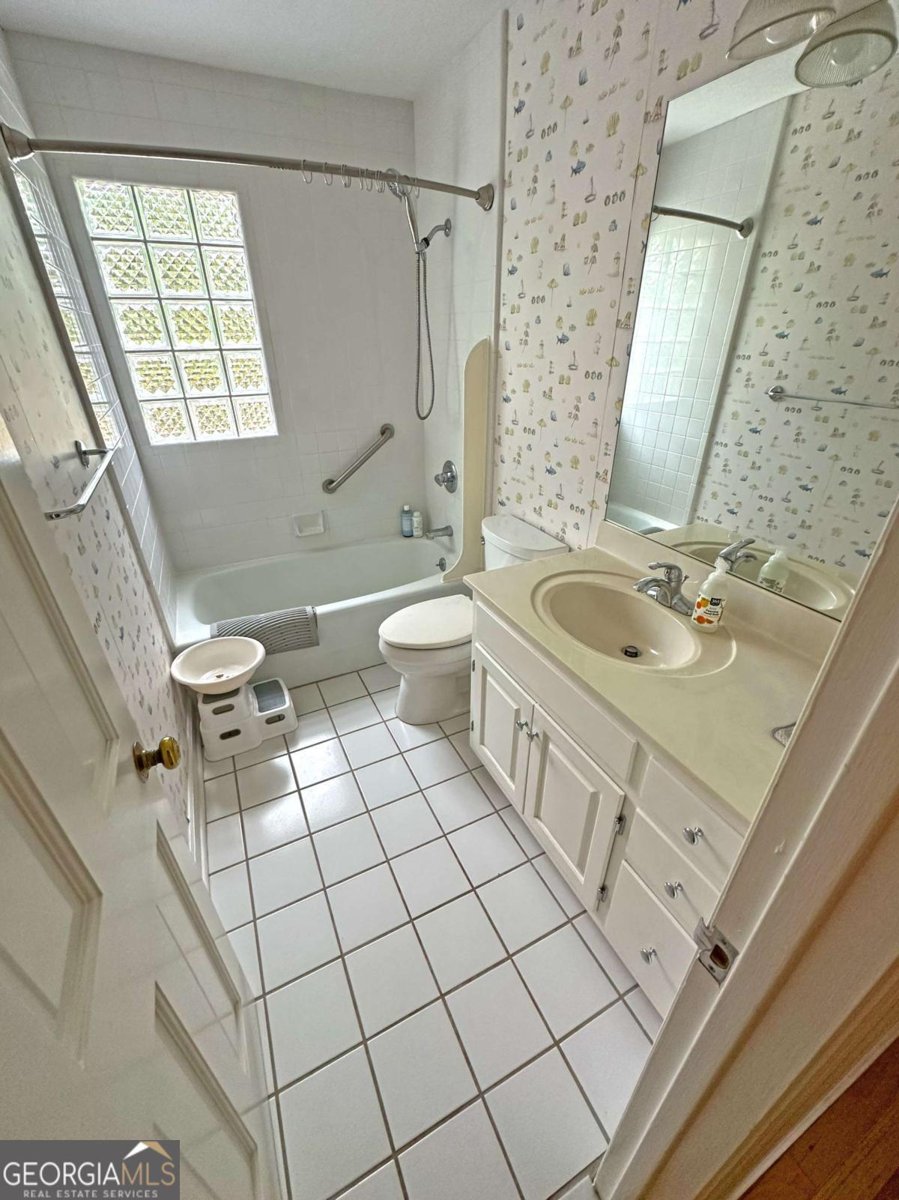275 St George Drive Athens - 21