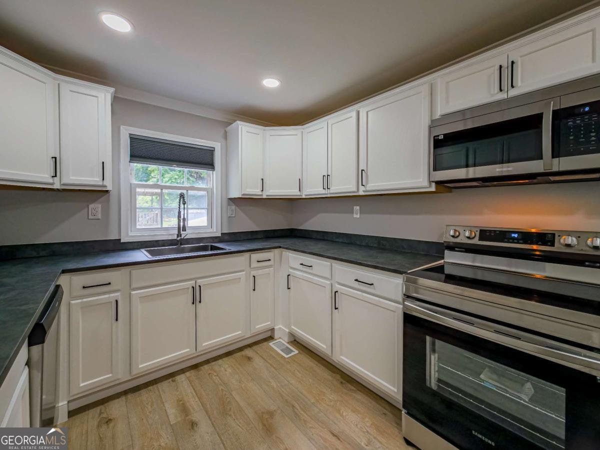 136 Oak Street Omega - 18