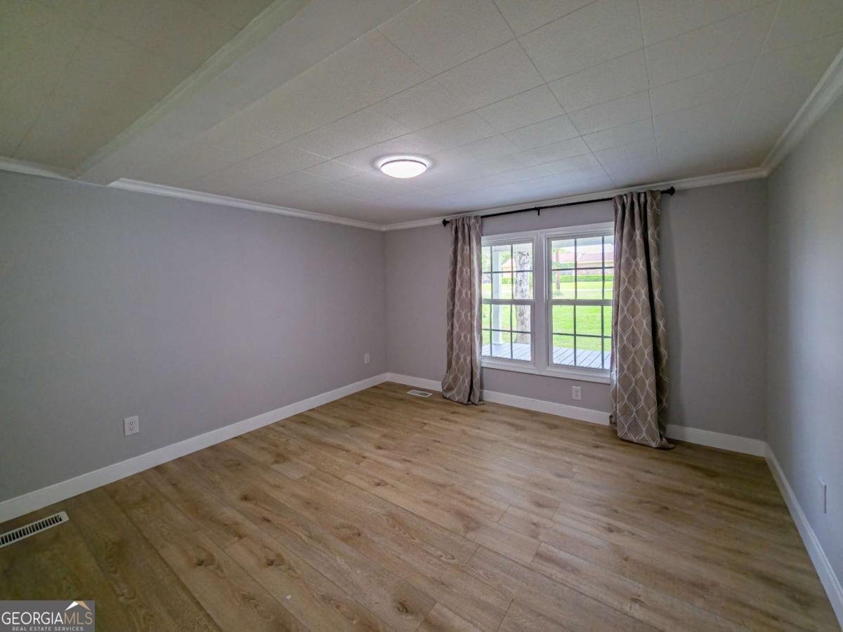 136 Oak Street Omega - 22