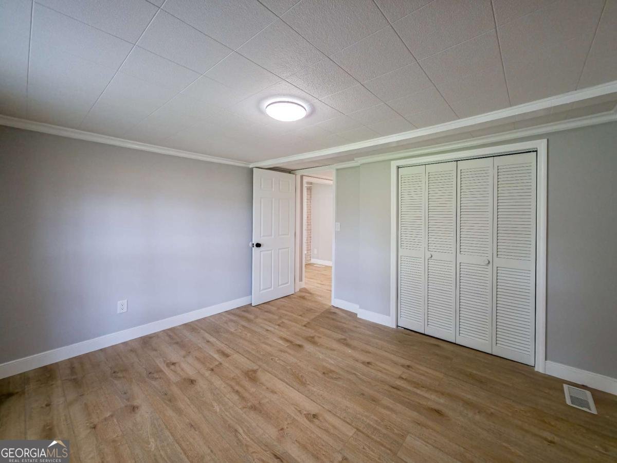 136 Oak Street Omega - 24