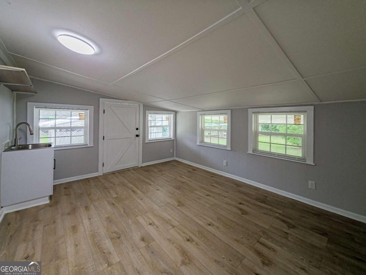 136 Oak Street Omega - 40