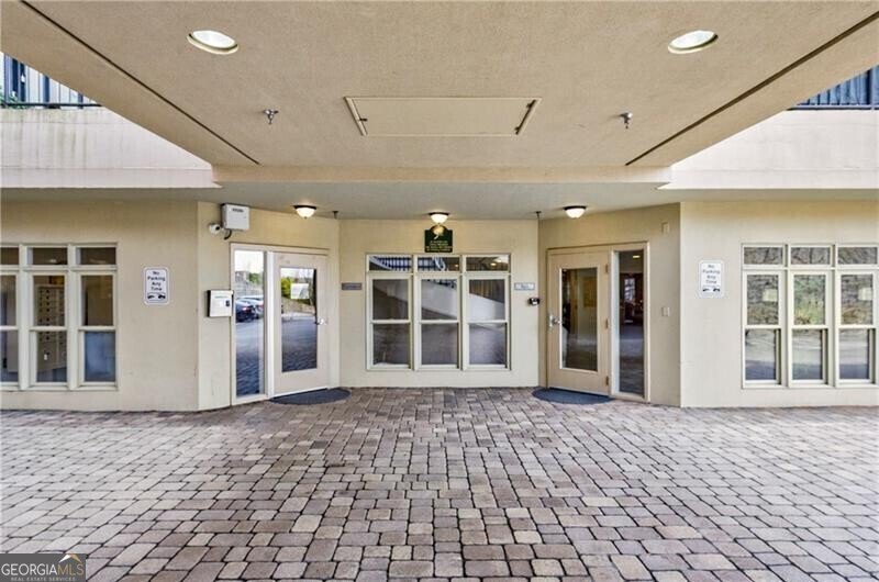 560 Dutch Valley Road Atlanta - 31