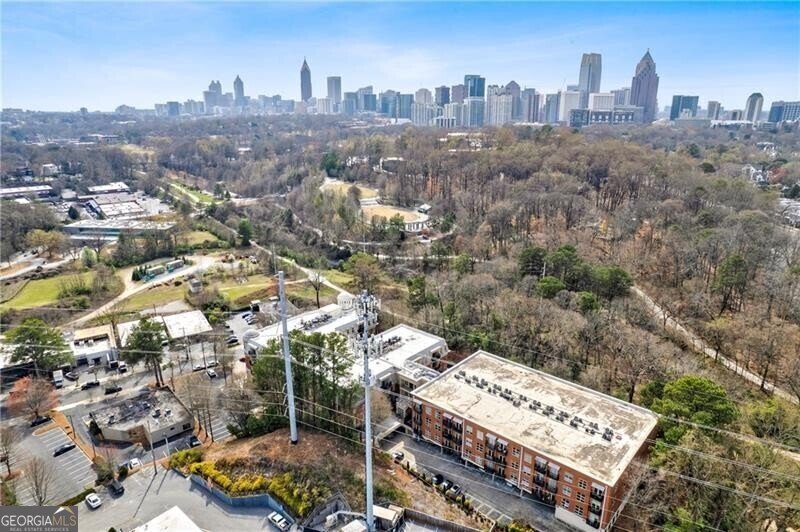 560 Dutch Valley Road Atlanta - 38