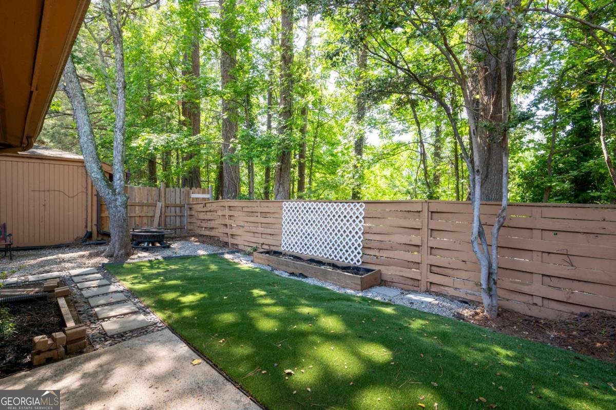 845 Lake Hollow Boulevard Marietta - 11