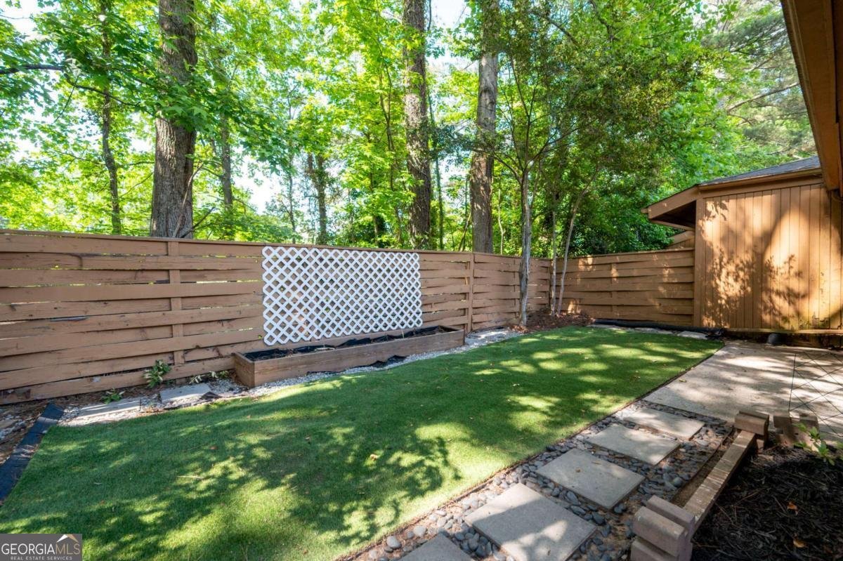 845 Lake Hollow Boulevard Marietta - 16