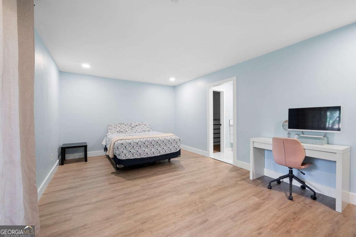 845 Lake Hollow Boulevard Marietta - 24