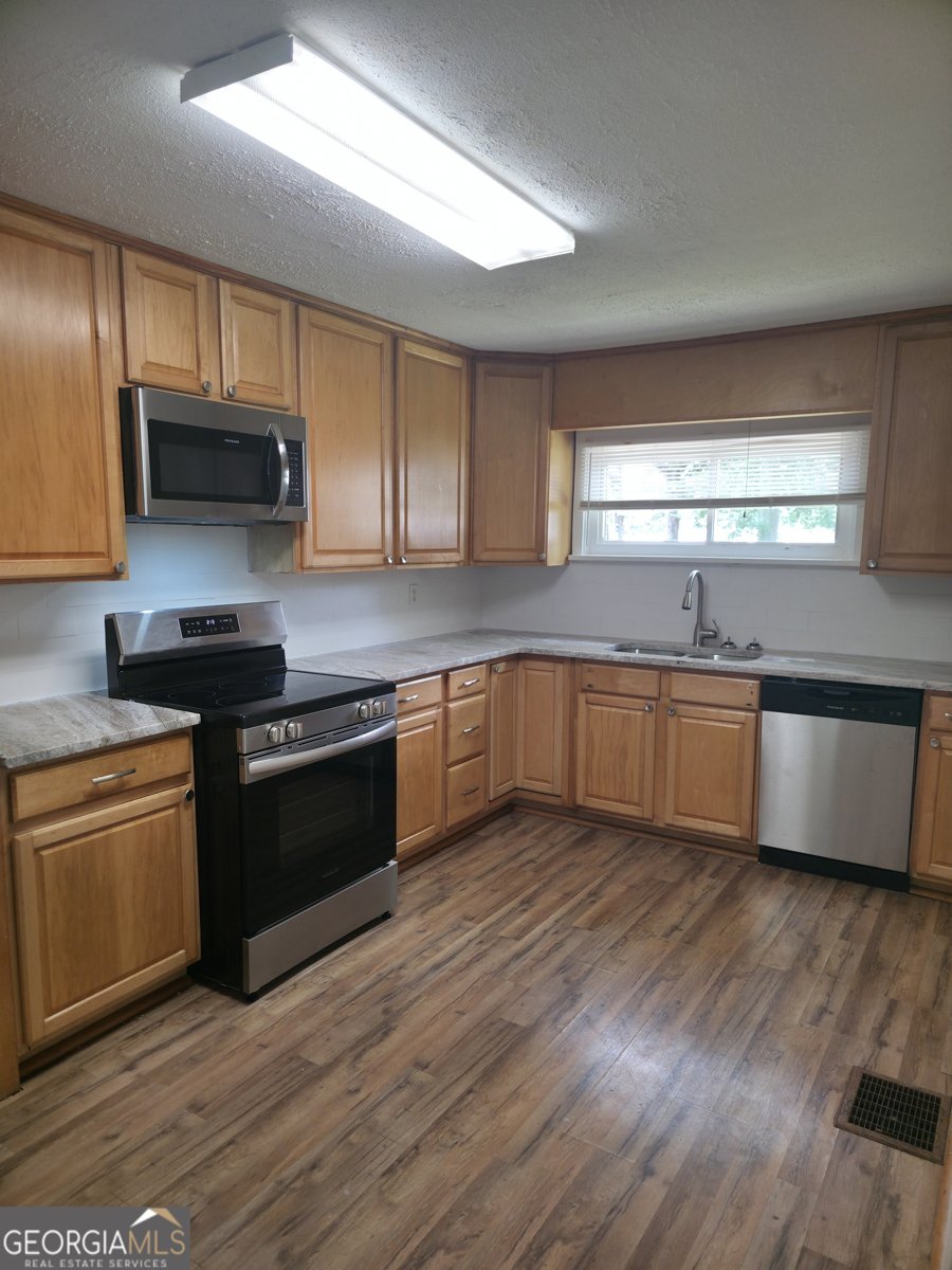 193 Broad Street Winder - 2
