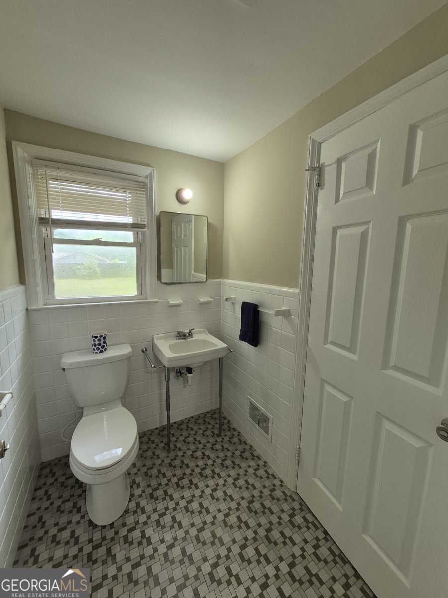 193 Broad Street Winder - 20