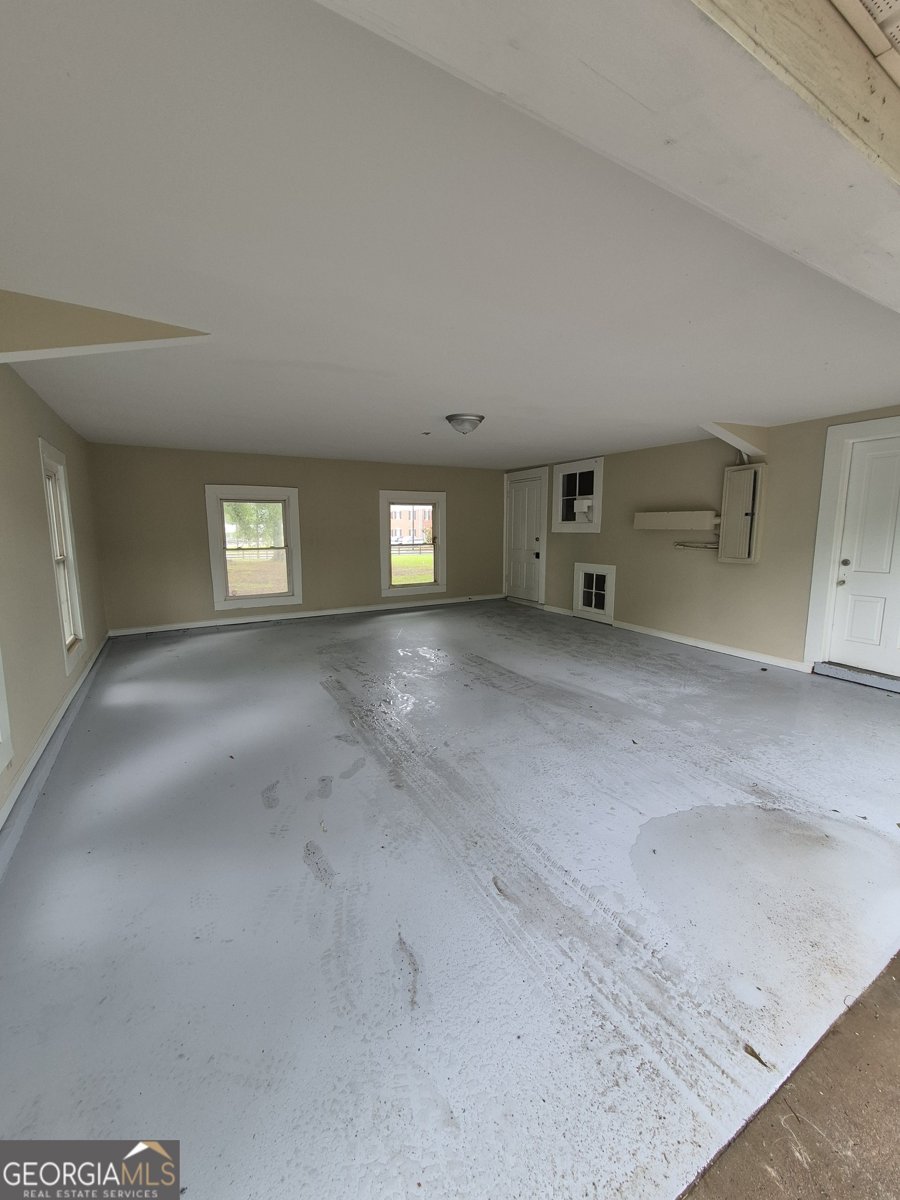 193 Broad Street Winder - 24