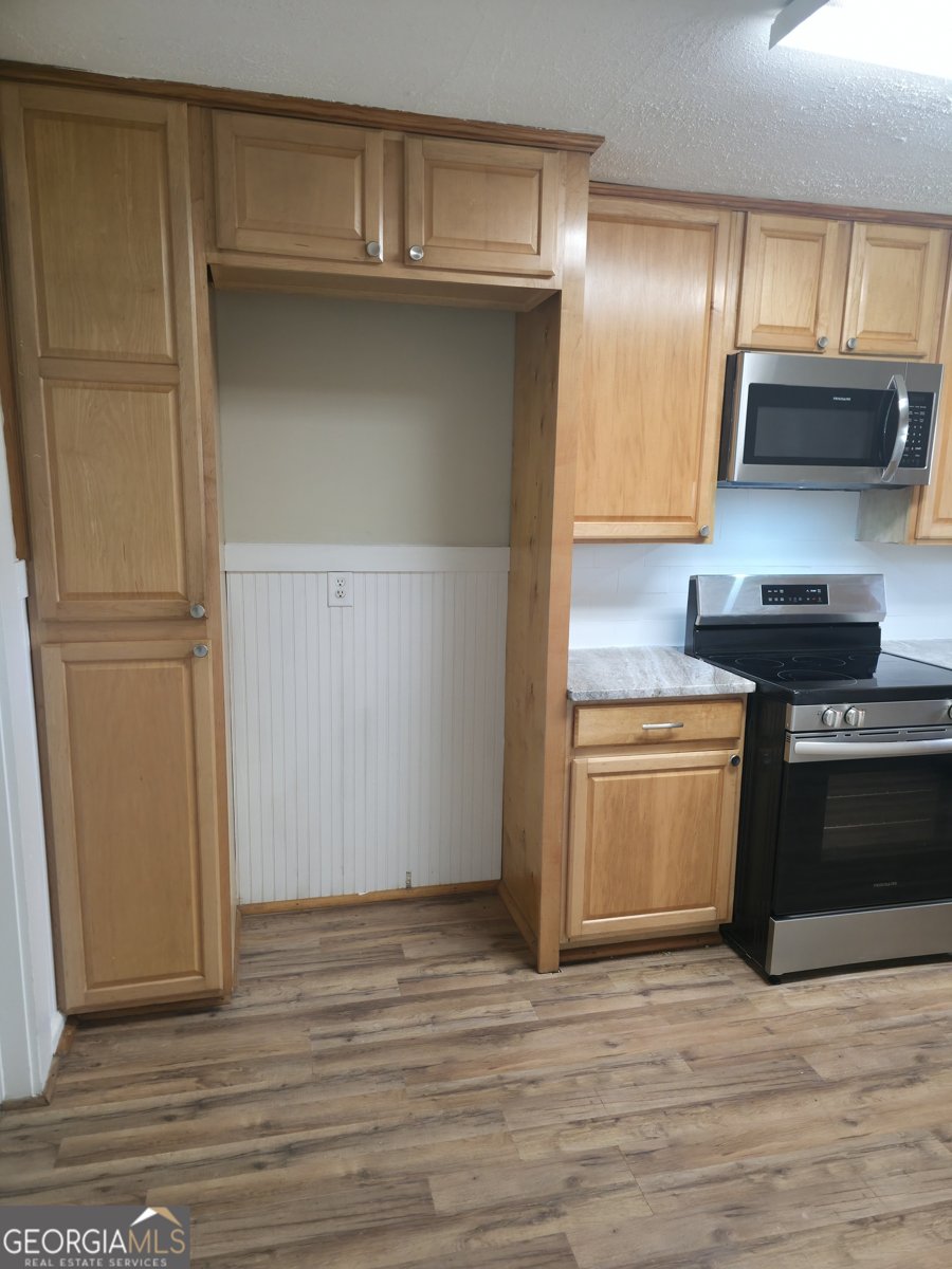 193 Broad Street Winder - 3