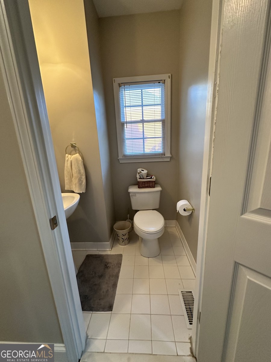 1270 HERITAGE LAKES Drive Mableton - 12