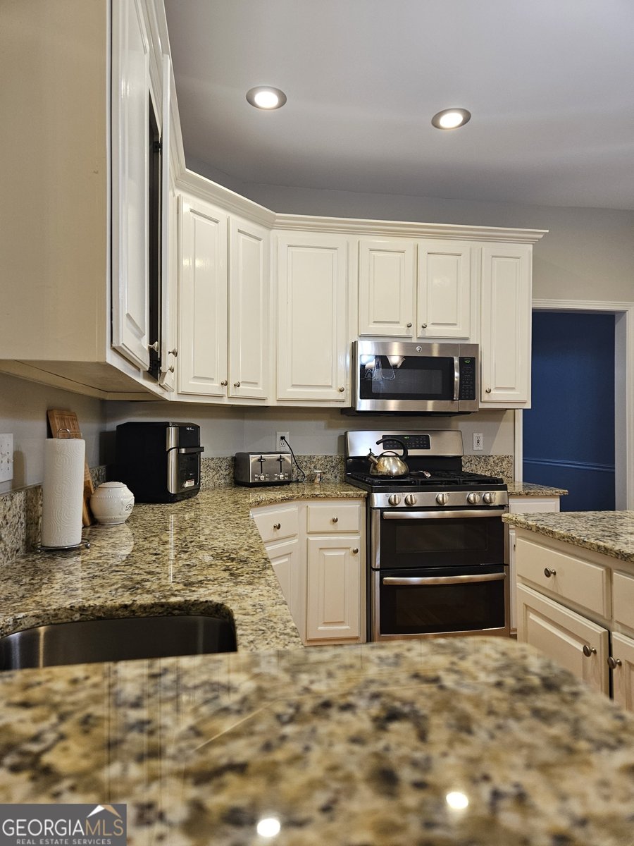 1270 HERITAGE LAKES Drive Mableton - 16