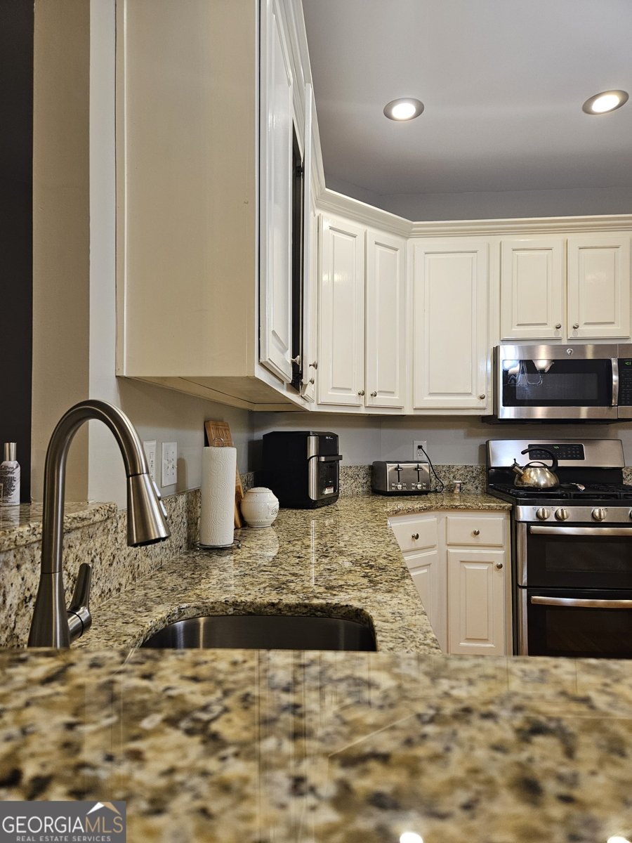 1270 HERITAGE LAKES Drive Mableton - 17
