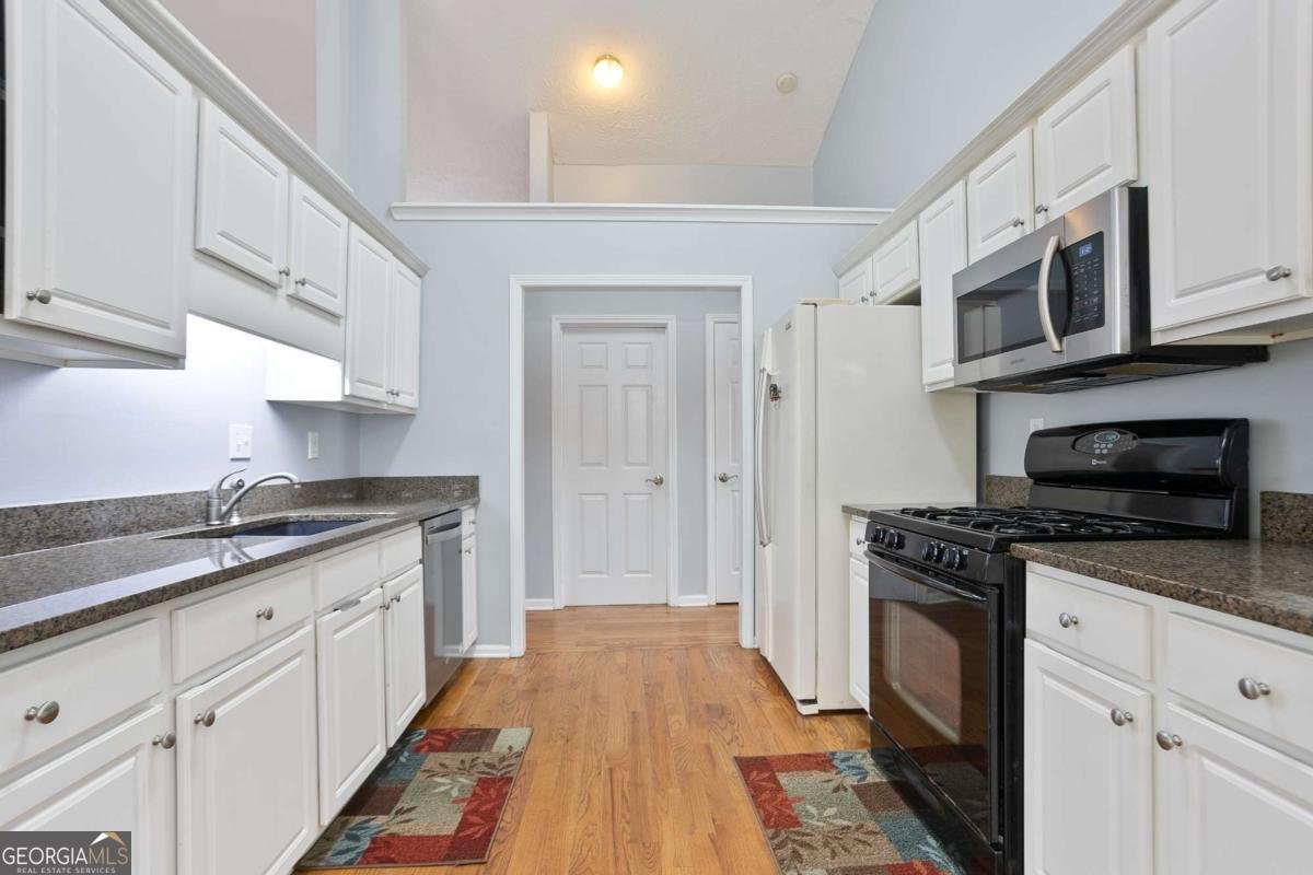 174 Saint Georges Court Suwanee - 11